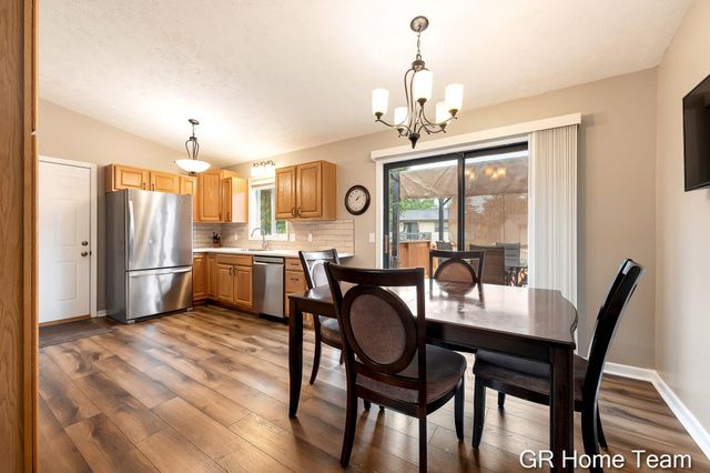 2304 Brookfarm Court SE, Grand Rapids, MI 49508