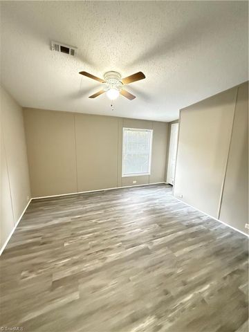 1824 Brittany Trail, Pleasant Garden, NC 27313