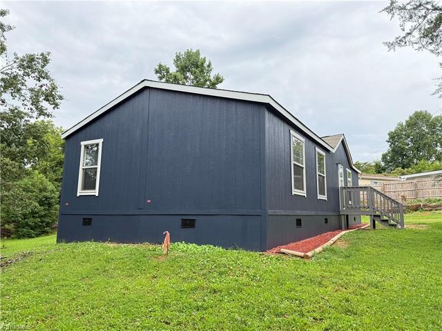 1824 Brittany Trail, Pleasant Garden, NC 27313