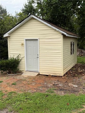 1824 Brittany Trail, Pleasant Garden, NC 27313