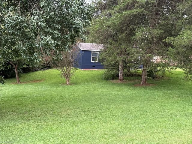1824 Brittany Trail, Pleasant Garden, NC 27313