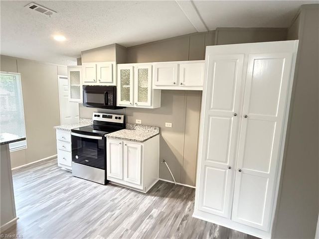 1824 Brittany Trail, Pleasant Garden, NC 27313