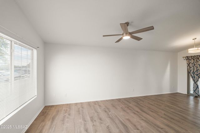 2125 N Jacamar Lane, Tucson, AZ 85745