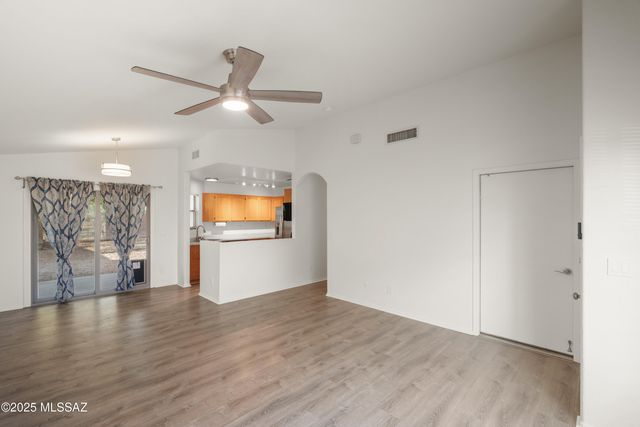 2125 N Jacamar Lane, Tucson, AZ 85745