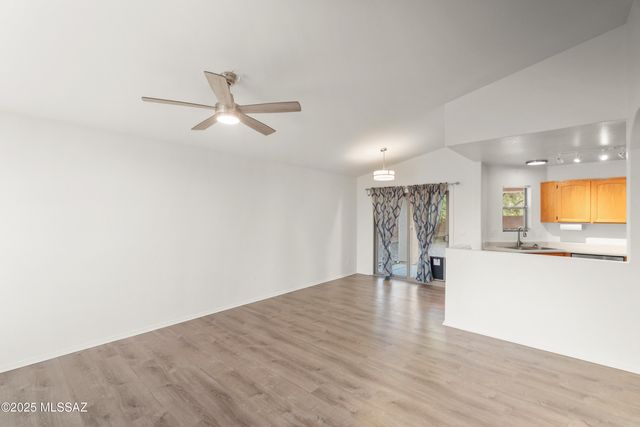 2125 N Jacamar Lane, Tucson, AZ 85745