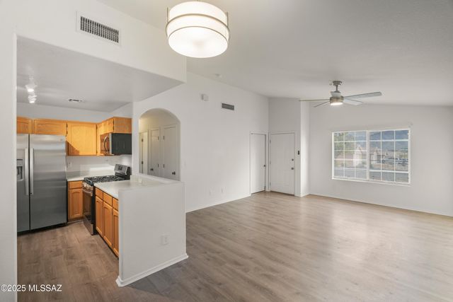 2125 N Jacamar Lane, Tucson, AZ 85745