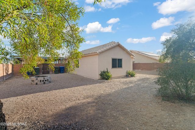 2125 N Jacamar Lane, Tucson, AZ 85745