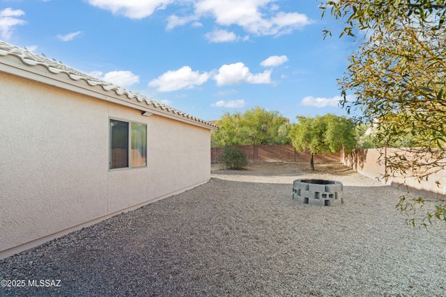 2125 N Jacamar Lane, Tucson, AZ 85745