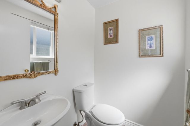 2140 E NYE CIR, Cottonwood Heights, UT 84121