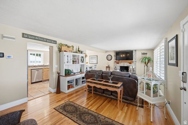 2140 E NYE CIR, Cottonwood Heights, UT 84121