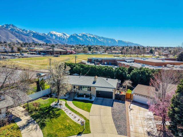 2140 E NYE CIR, Cottonwood Heights, UT 84121