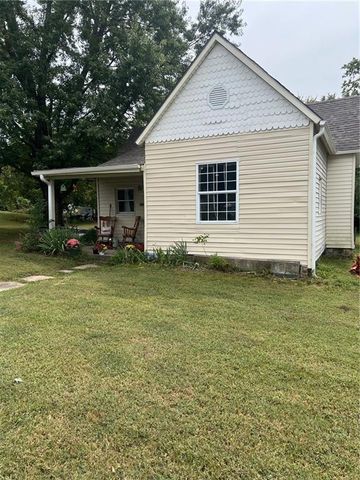 503 W Hickory Street, Nevada, MO 64772