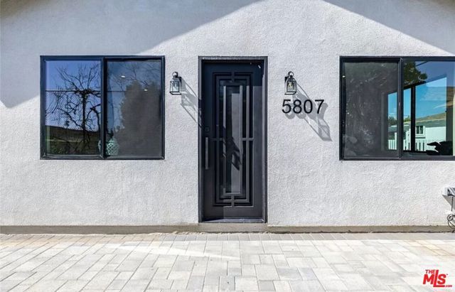 5805 Bucknell Avenue, Los Angeles, CA 91607