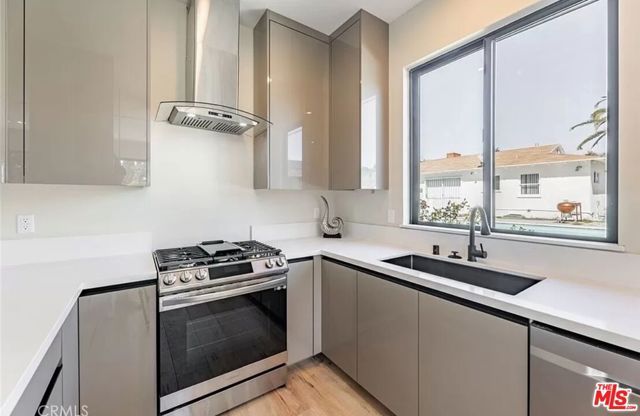 5805 Bucknell Avenue, Los Angeles, CA 91607
