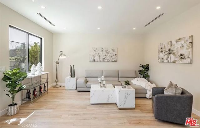5805 Bucknell Avenue, Los Angeles, CA 91607