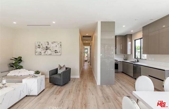 5805 Bucknell Avenue, Los Angeles, CA 91607