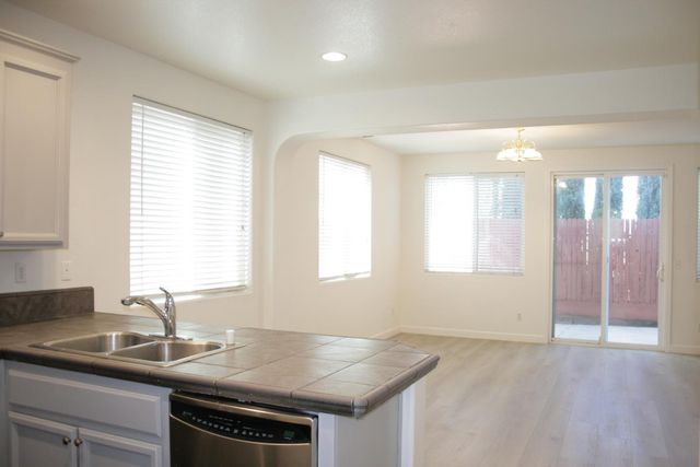 3633 Naturita Way, Sacramento, CA 95834