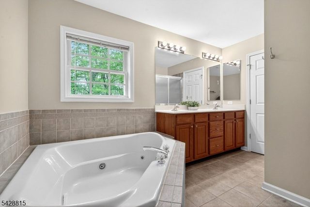 56 Glattly Dr, Denville Twp., NJ 07834
