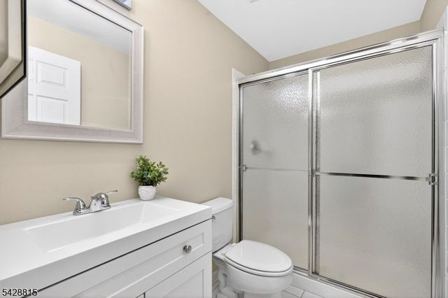 56 Glattly Dr, Denville Twp., NJ 07834