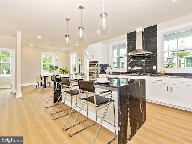 420 CHAPEL ALY, Frederick, MD 21701