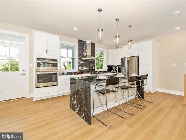 420 CHAPEL ALY, Frederick, MD 21701