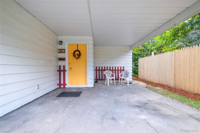 1814 Carmanbrook Parkway, Flint, MI 48507