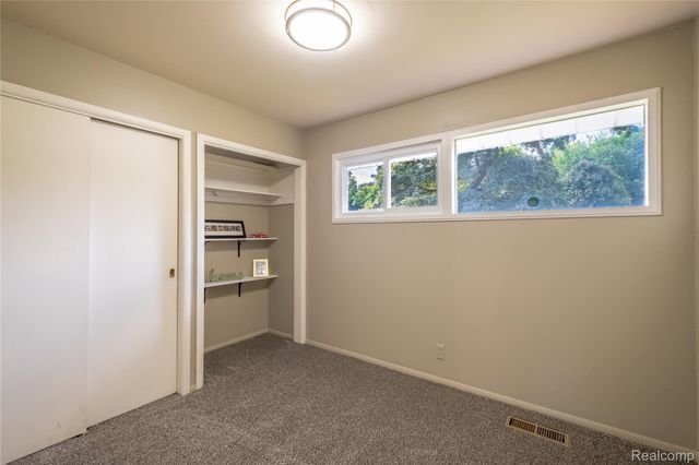 1814 Carmanbrook Parkway, Flint, MI 48507