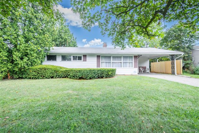 1814 Carmanbrook Parkway, Flint, MI 48507