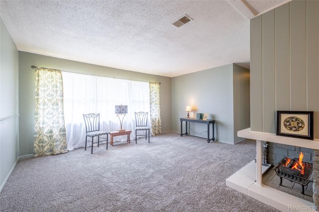 1814 Carmanbrook Parkway, Flint, MI 48507