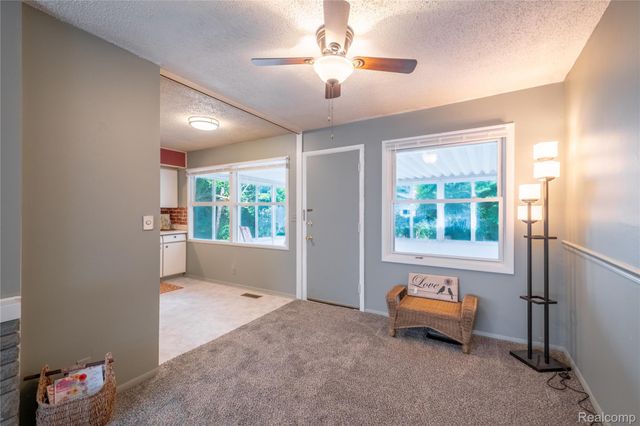 1814 Carmanbrook Parkway, Flint, MI 48507