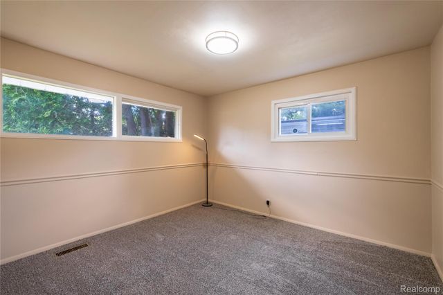 1814 Carmanbrook Parkway, Flint, MI 48507