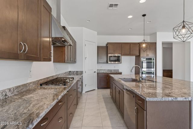 9960 E SEISMIC Avenue, Mesa, AZ 85212