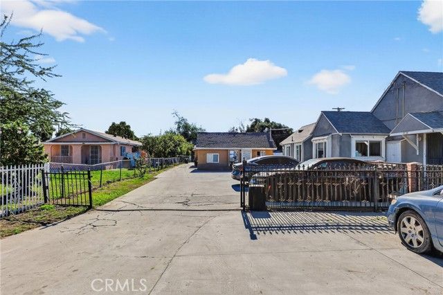 5224 Clara St, Cudahy, CA 90201