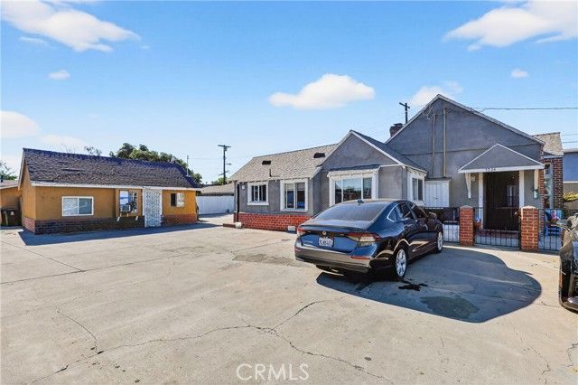 5224 Clara St, Cudahy, CA 90201