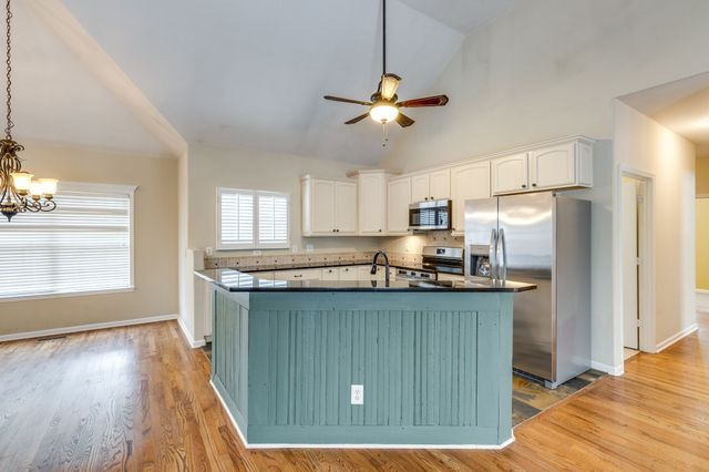 2118 Sue Ln, Spring Hill, TN 37174