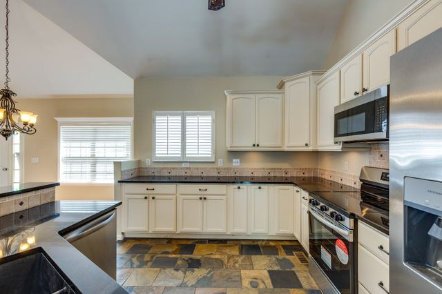 2118 Sue Ln, Spring Hill, TN 37174