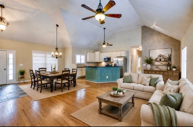 2118 Sue Ln, Spring Hill, TN 37174