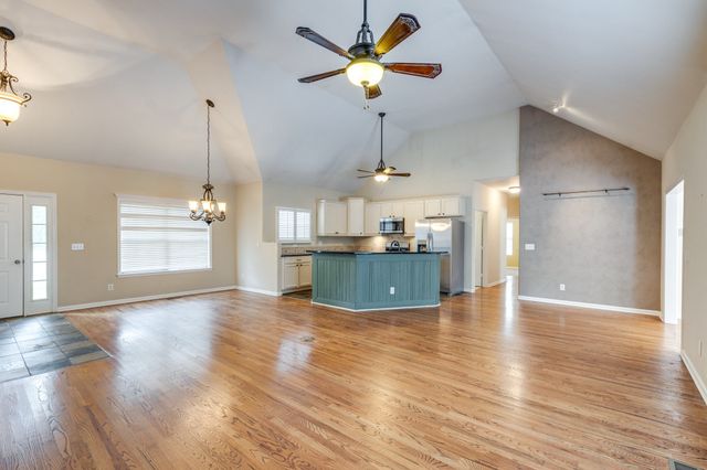 2118 Sue Ln, Spring Hill, TN 37174