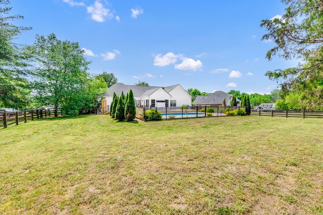 2118 Sue Ln, Spring Hill, TN 37174
