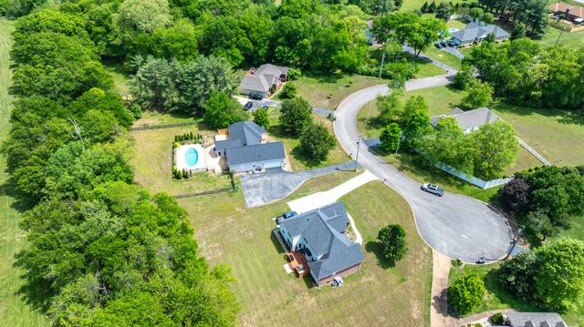2118 Sue Ln, Spring Hill, TN 37174
