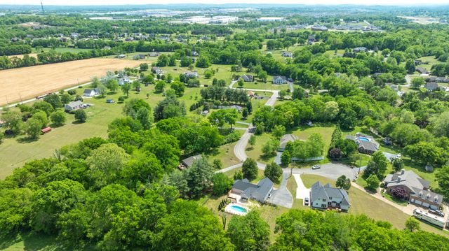 2118 Sue Ln, Spring Hill, TN 37174