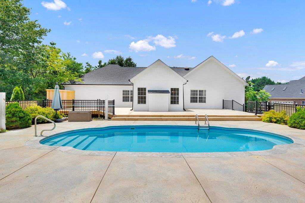 2118 Sue Ln, Spring Hill, TN 37174