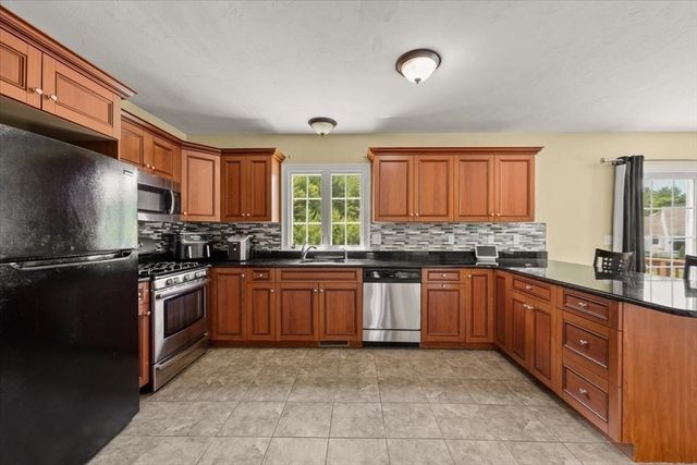 18 Bethel Way, Wareham, MA 02576