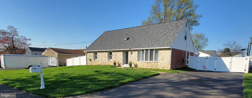 450 HAZEL AVE, Feasterville Trevose, PA 19053