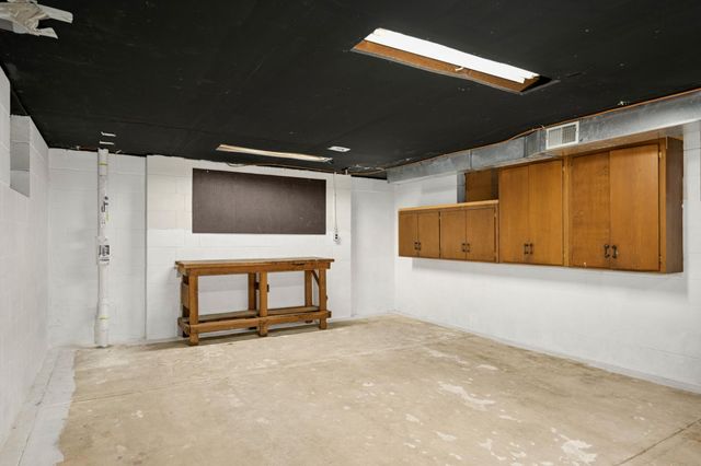 5703 Oakview Lane, Minnetonka, MN 55345