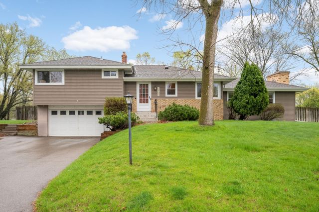 5703 Oakview Lane, Minnetonka, MN 55345