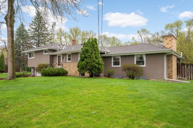 5703 Oakview Lane, Minnetonka, MN 55345
