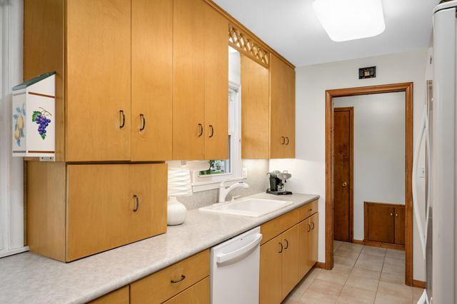 5703 Oakview Lane, Minnetonka, MN 55345