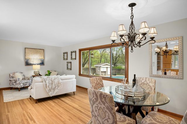 5703 Oakview Lane, Minnetonka, MN 55345
