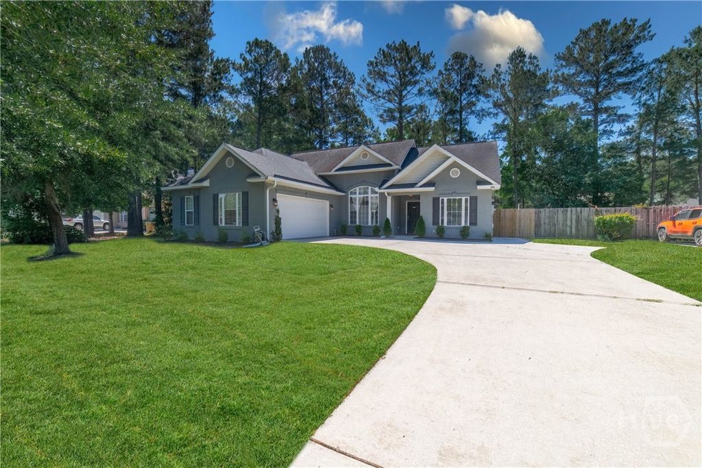 Image 1 of property listing at 326 Bristol Way, Richmond Hill, GA 31324